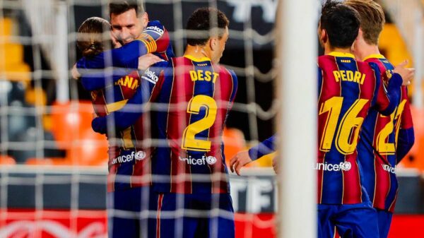 Barcelona come from behind to win 3-2 and keep their LaLiga title hopes alive | La Liga